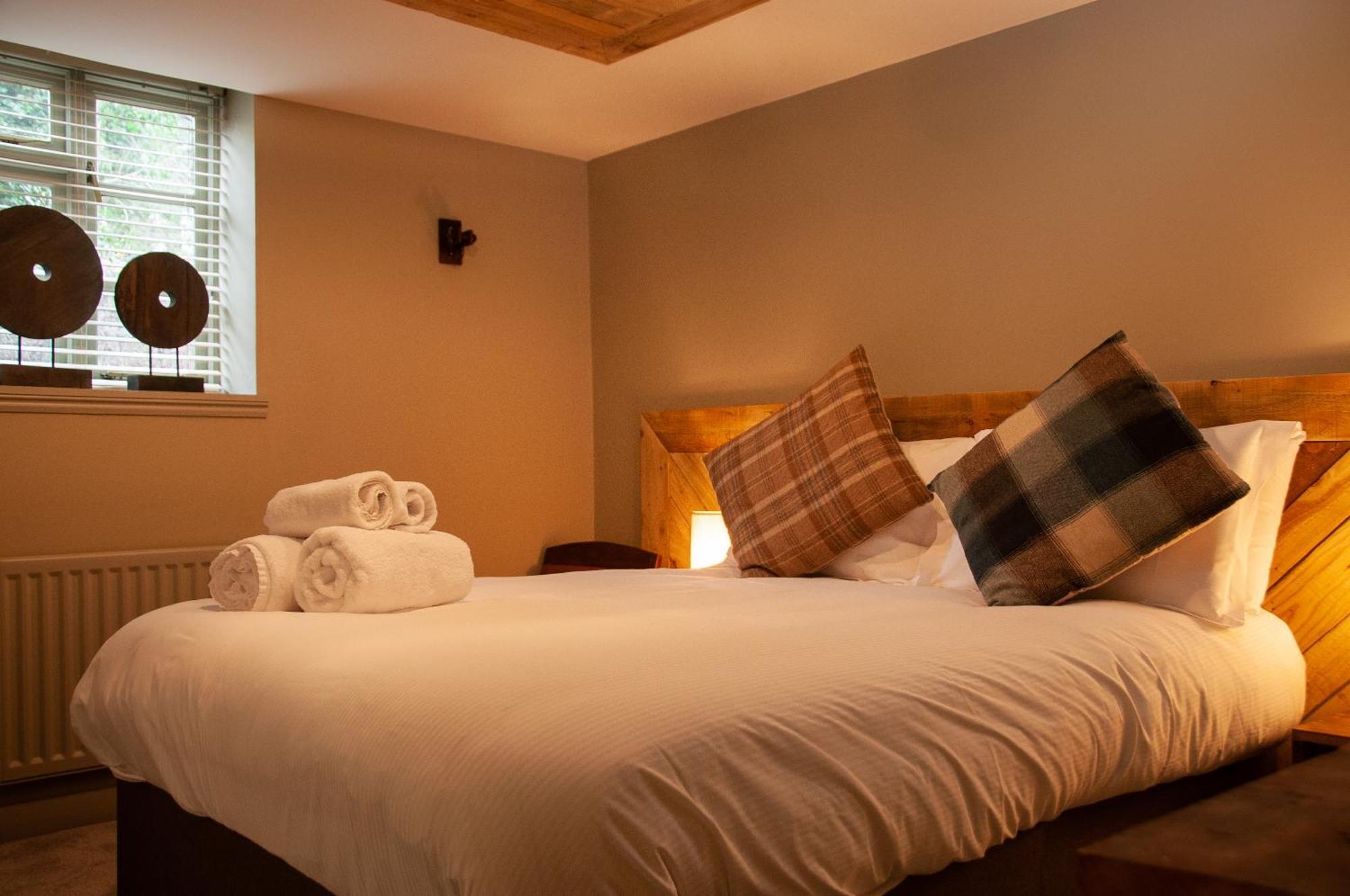 The Wiremill Hotel Felbridge Eksteriør billede
