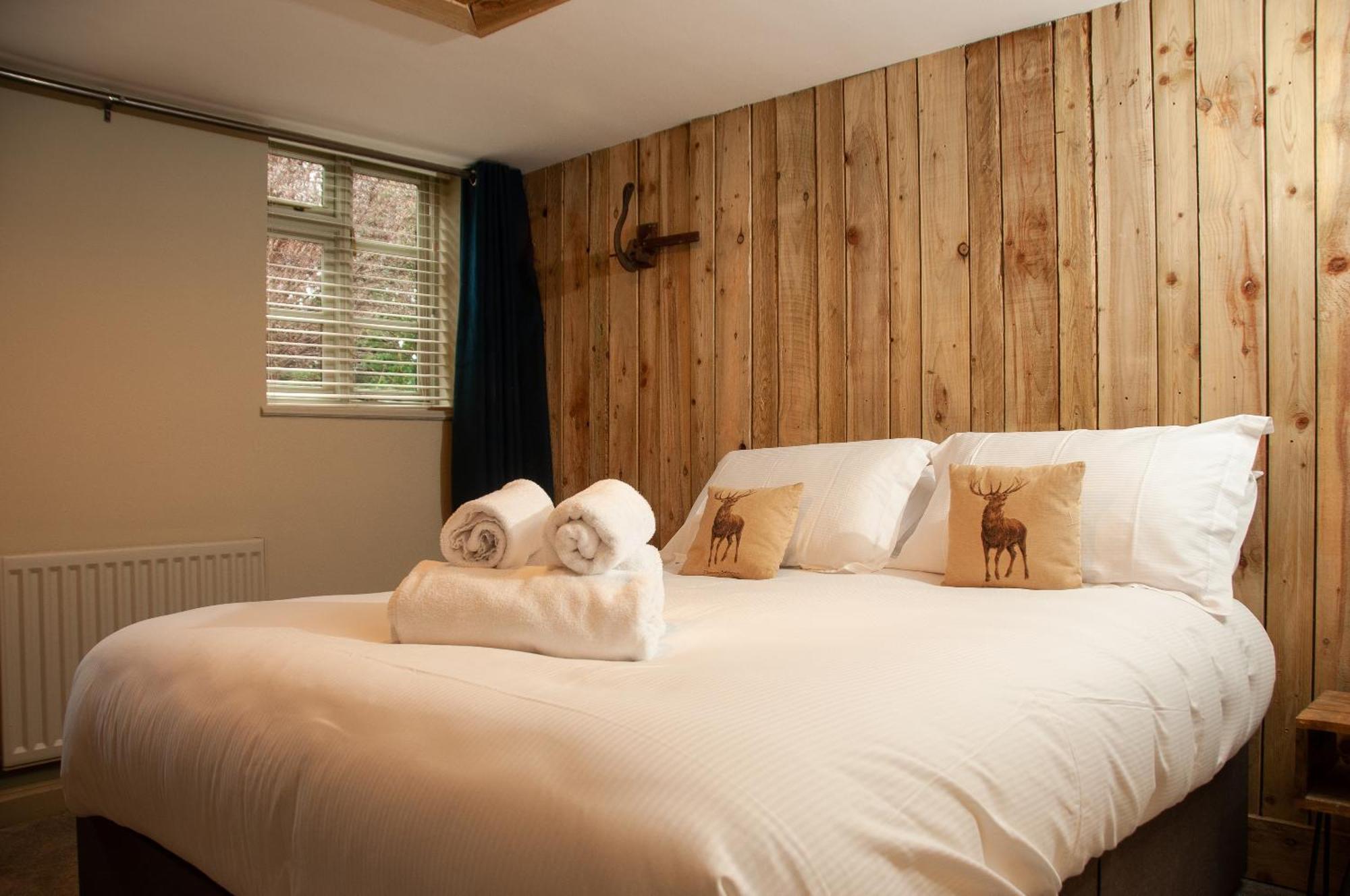 The Wiremill Hotel Felbridge Eksteriør billede