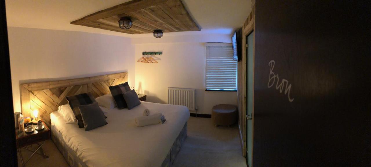The Wiremill Hotel Felbridge Eksteriør billede